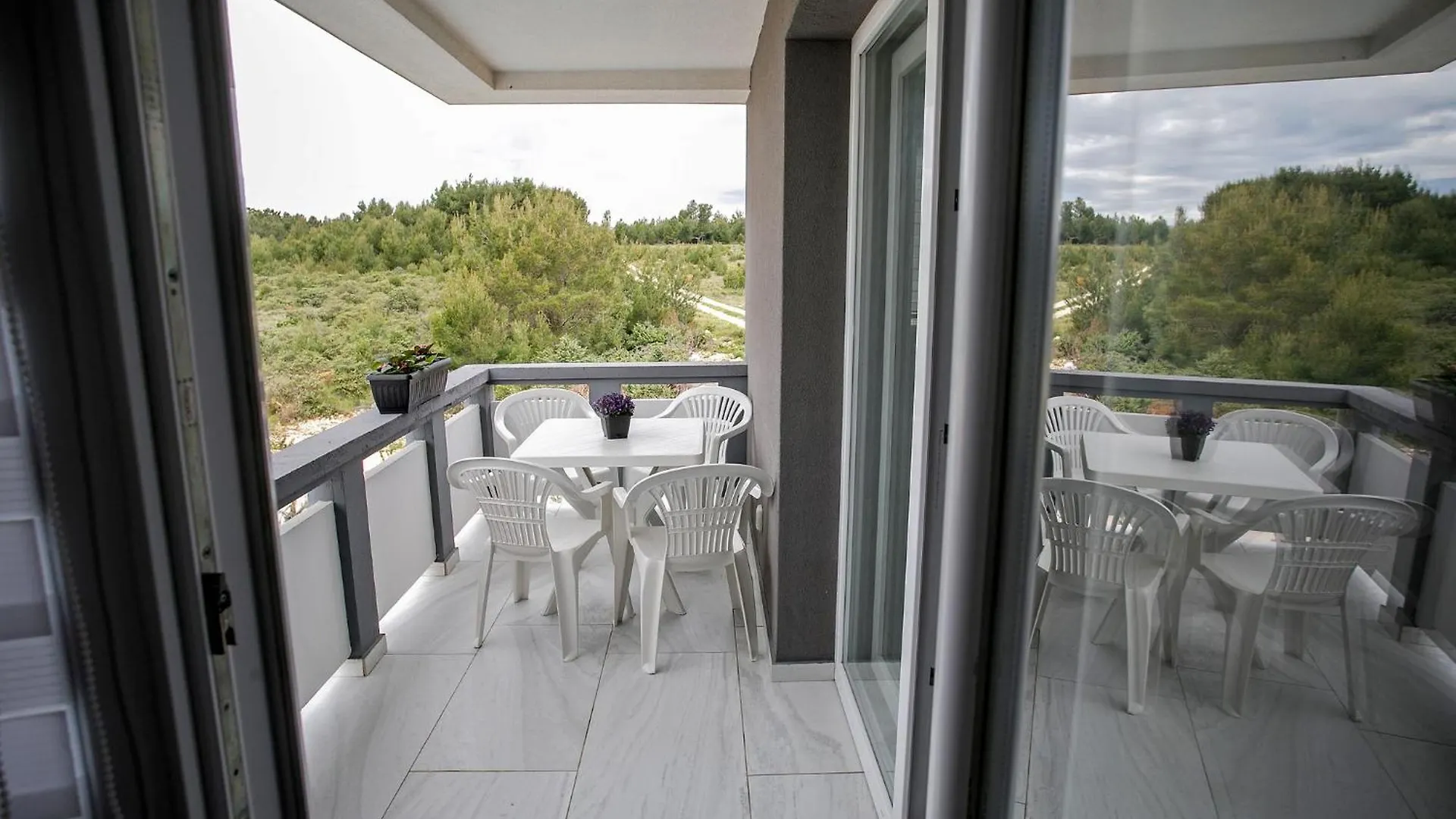 Charming Vrsi Apartment With Pool And Nature Views