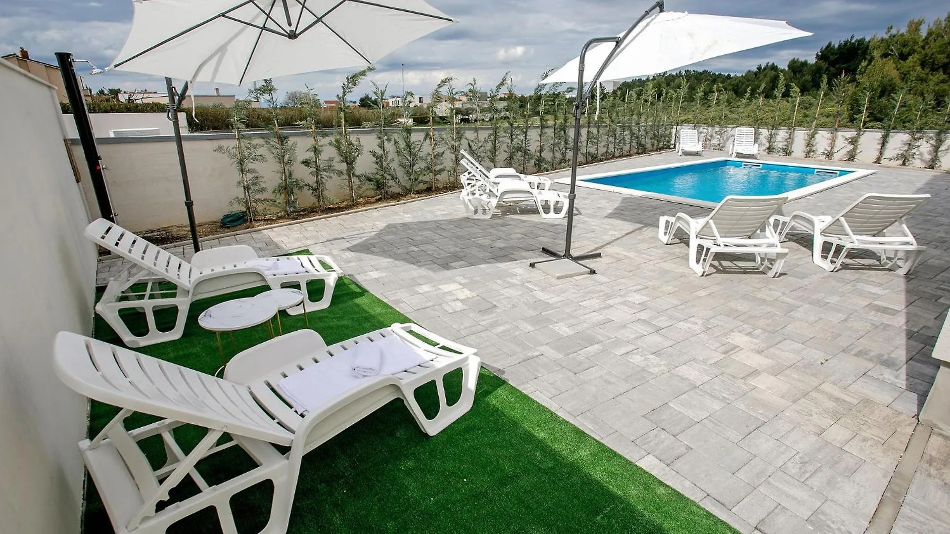 Charming Vrsi Apartment With Pool And Nature Views